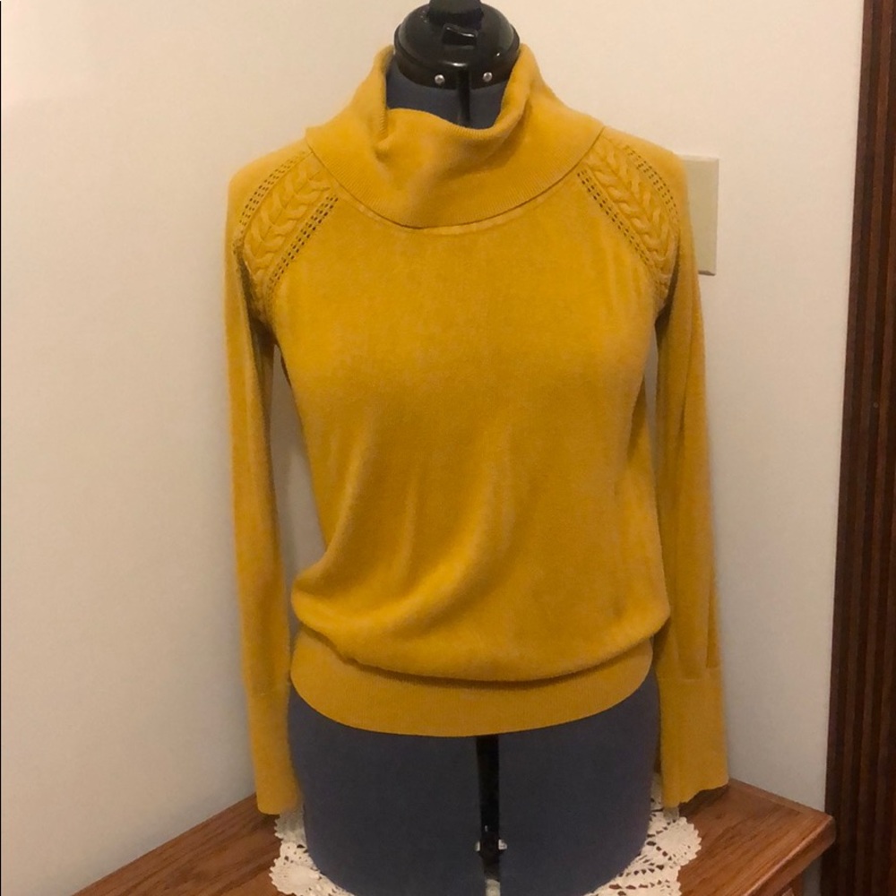 Banana Republic Mustard/Yellow Turtleneck